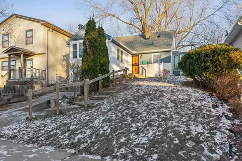 882 Iroquois Ave, Saint Paul, MN 55119