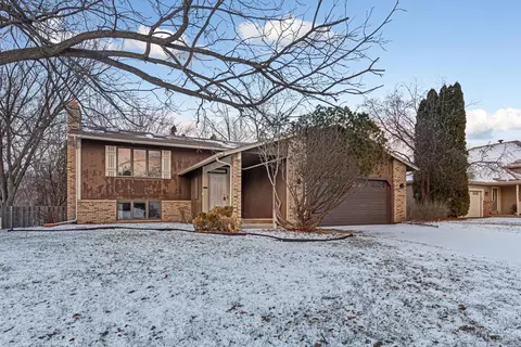 1027 Wedgewood Ln N, Eagan, MN 55123