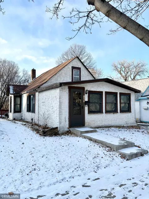 1067 Norton St, Saint Paul, MN 55117