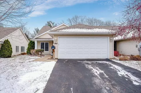 7917 Barrymore Ln, Woodbury, MN 55125