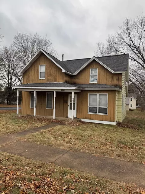 1319 8th St E, Menomonie, WI 54751