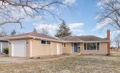 225 S Elk St, Belle Plaine, MN 56011