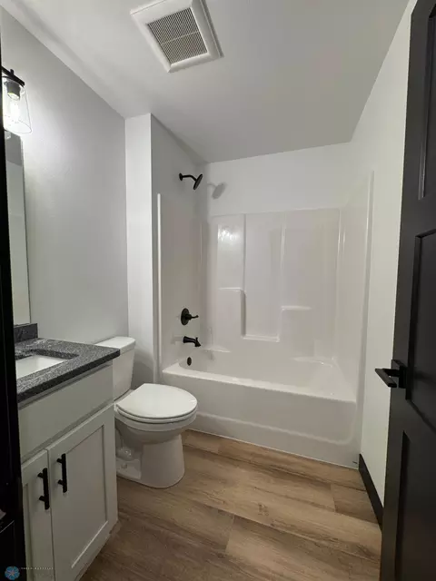 Bath - 6630 S 68th St, Horace, ND 58047 photo 3 of 3
