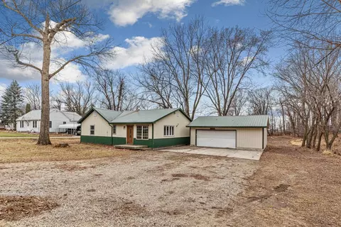 85135 S Island Cir, Hollandale, MN 56045