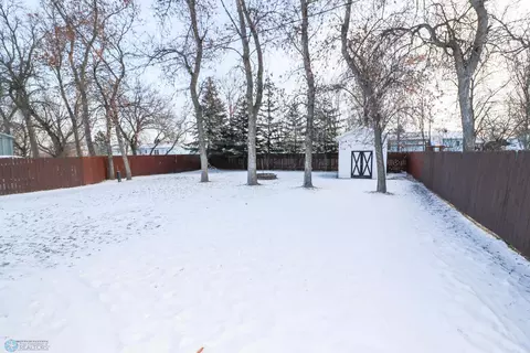 402 Nelson Dr, Horace, ND 58047 photo 4