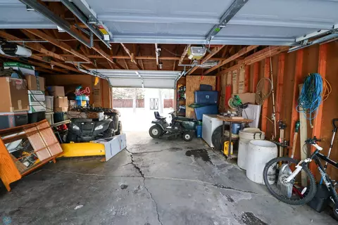 402 Nelson Dr, Horace, ND 58047 photo 3