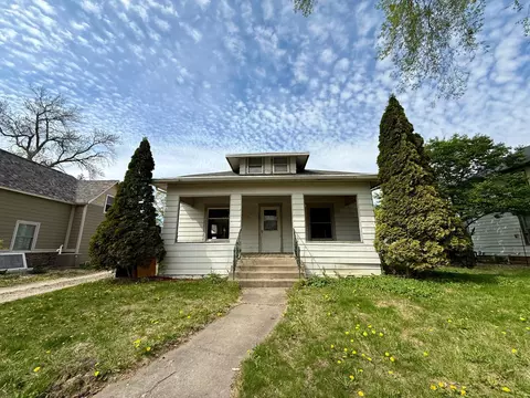 205 E Chestnut St, Redwood Falls, MN 56283