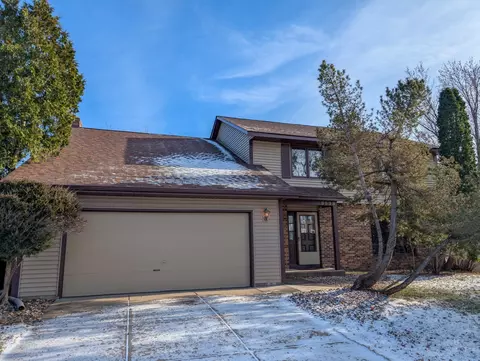 8533 Ivan Ave S, Cottage Grove, MN 55016