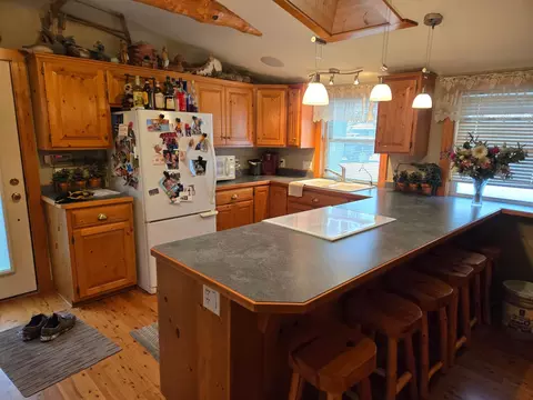 2589 Paradise Trl NW, Isanti, MN 55040