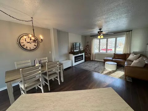702 Oak St, Marshall, MN 56258 photo 4