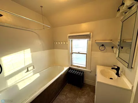 Bath - 810 4th St S, Fargo, ND 58103 photo 1 of 2