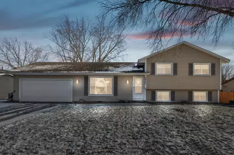 8827 Upper 89th Street Cir S, Cottage Grove, MN 55016