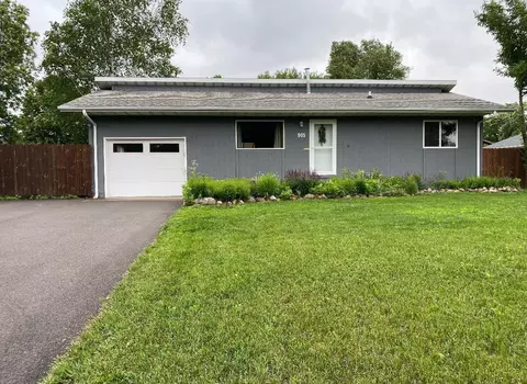 905 Dale St E, Saint Joseph, MN 56374