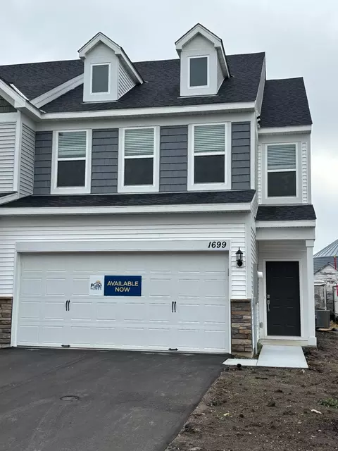 1699 Hauer Trl, Shakopee, MN 55379