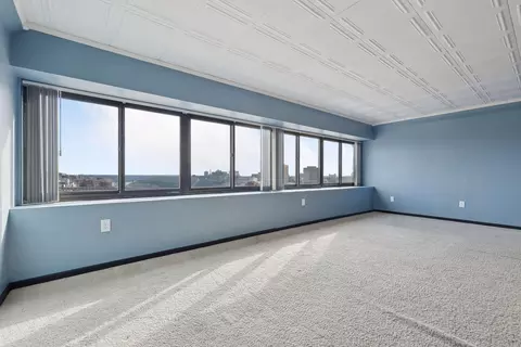 1920 S 1st St #905, Minneapolis, MN 55454