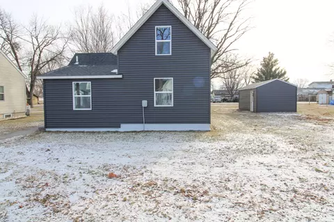 106 3rd St SW, Melrose, MN 56352