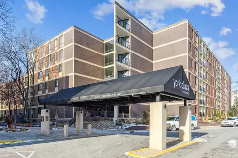 7200 York Ave S #215, Edina, MN 55435