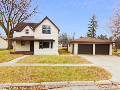 125 Maple St N, Lester Prairie, MN 55354