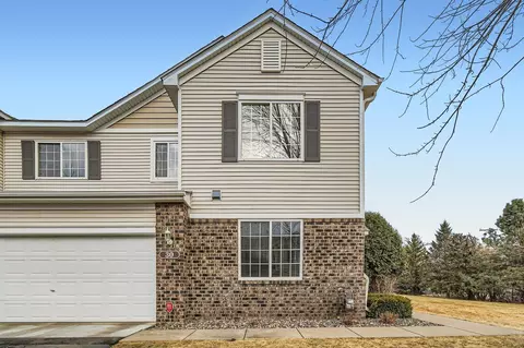 30 River Woods Dr W, Saint Paul Park, MN 55071