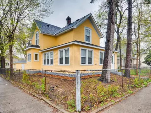 2501 13th Ave S, Minneapolis, MN 55404