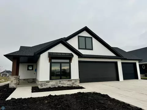 5167 Mira Way W, West Fargo, ND 58078
