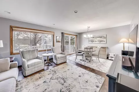 4250 W 136th St, Savage, MN 55378