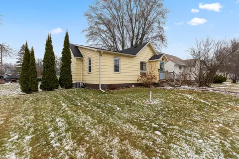 909 SE 12th St, Brainerd, MN 56401 photo 2