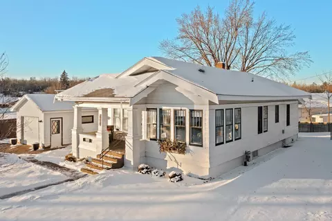 313 5th St, Moose Lake, MN 55767