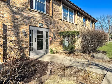 1007 11th Ave S #5, Hopkins, MN 55343