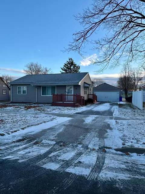 417 9th Ave SE, Pipestone, MN 56164