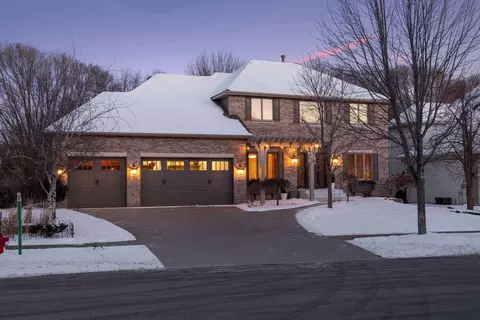 9137 Shetland Rd, Eden Prairie, MN 55347