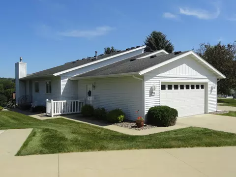 793 26th St NE, Rochester, MN 55906