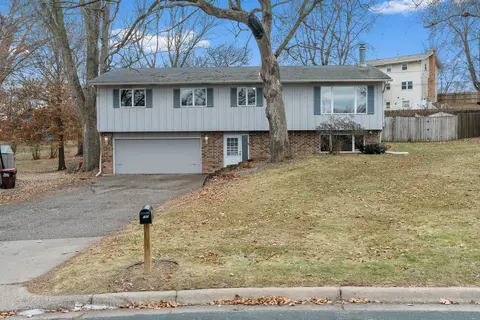 1169 14th St W, Hastings, MN 55033