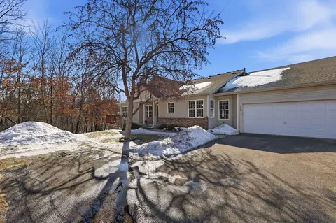 178 Wedgewood Dr, Mahtomedi, MN 55115