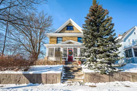 673 Robert St S, Saint Paul, MN 55107