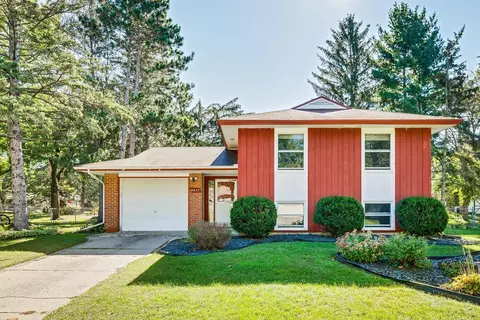8437 Henna Ave S, Cottage Grove, MN 55016