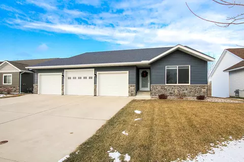 1571 9th Ave SW, Hutchinson, MN 55350