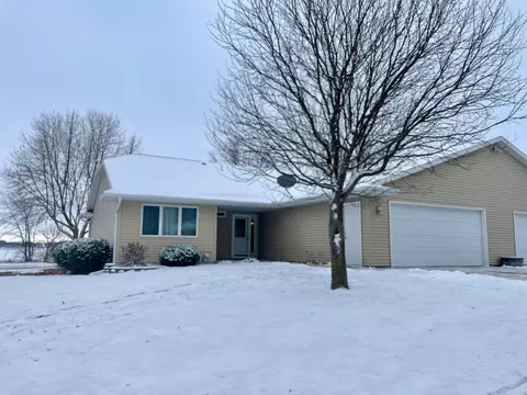 444 W Lake Ave, Worthington, MN 56187