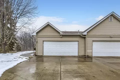 1726 Southwind Ln, Maplewood, MN 55109