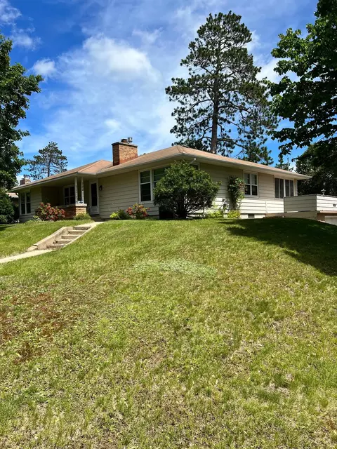 222 SW 1st Ave, Grand Rapids, MN 55744