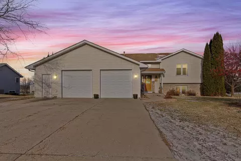 507 Oakridge Pl, Medford, MN 55049