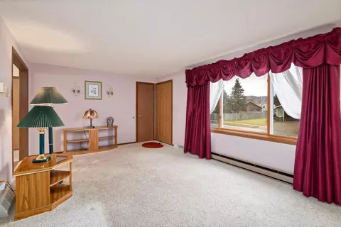 801 S 14th St, La Crescent, MN 55947 photo 2
