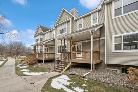 22 River Bend Pl, Chaska, MN 55318