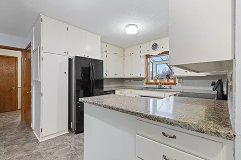 902 Willow Ave, Marshall, MN 56258 photo 12