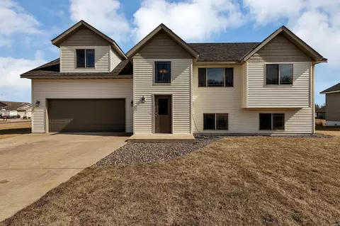 704 2nd Ave SW, Saint Joseph, MN 56374