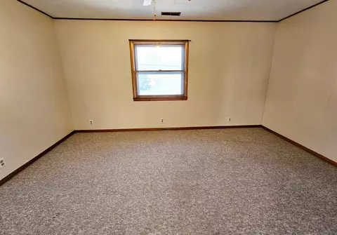 809 N 7th St, Montevideo, MN 56265 photo 17