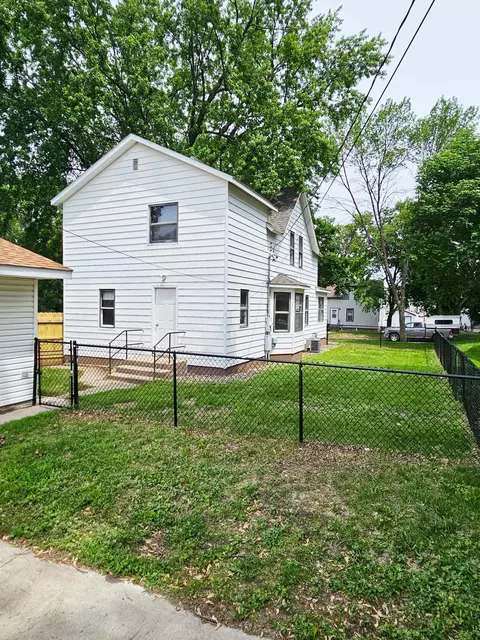 809 N 7th St, Montevideo, MN 56265 photo 6