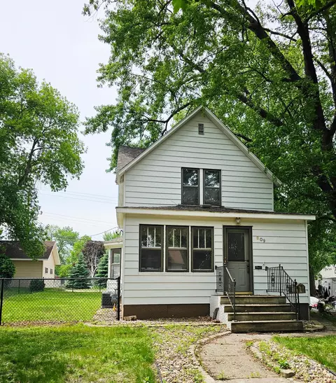 809 N 7th St, Montevideo, MN 56265 photo 3