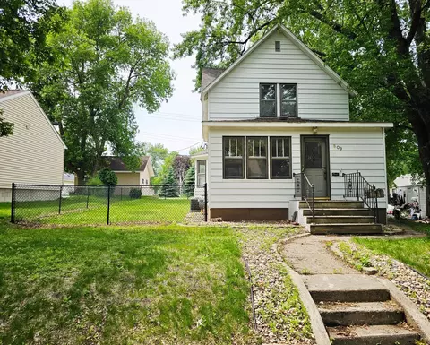 809 N 7th St, Montevideo, MN 56265 photo 2