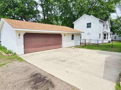 809 N 7th St, Montevideo, MN 56265 photo 4